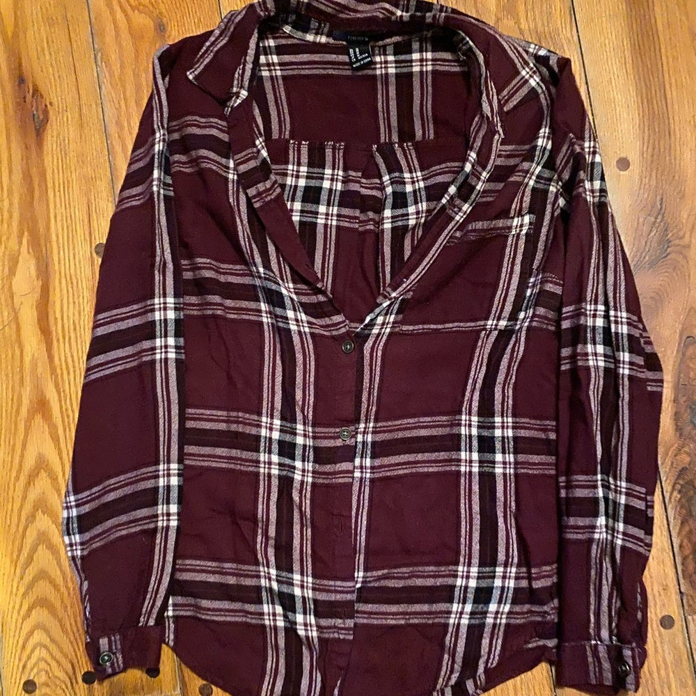 Forever 21 plad fitted button down